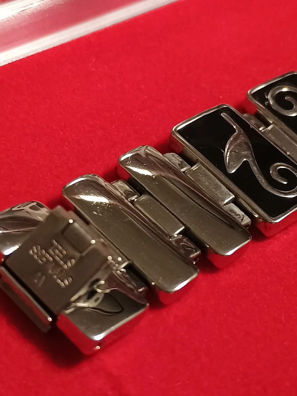 New Rare 87' Swatch Black and Silver Women's Bracelet Watch